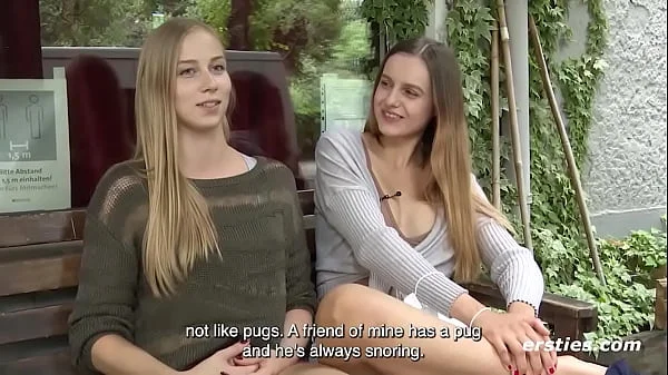 lesbian fingering porn
