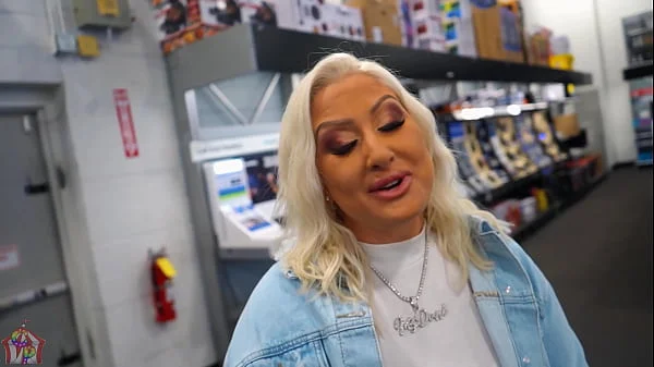 Mz Dani Meets Geek Squad Member At Best Buy And Invites Him Over To Repair More Than Her TV