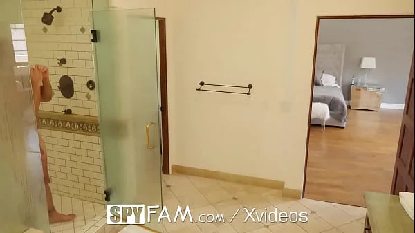SPYFAM Stepdaughter Accidentally Sees Stepdad Taking A Shower