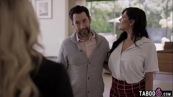 MILF real estate agent Lilly Bell makes husband cheat on his latina wife Mona Azar