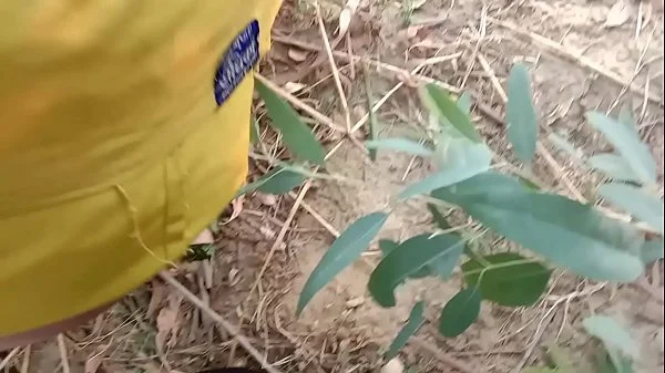 गेहूं का भूसा भरने गयी खेत और चुदवाने लगी