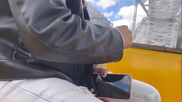 Public lesbian sex in amusement park (real)