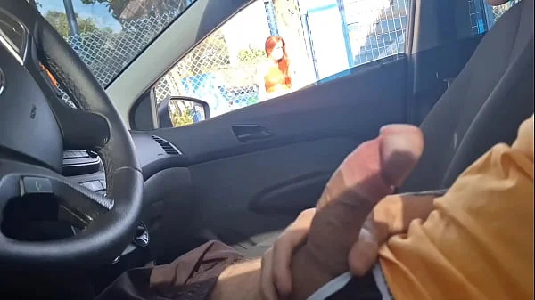 no ponto de onibus tirei pau pra fora e arrisquei masturbaçao