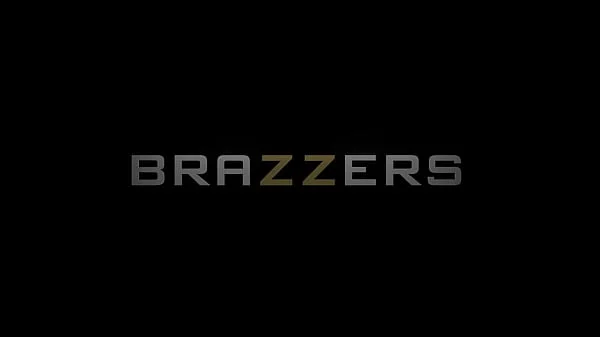 Step Family Summer Vacation: Part 3.Cherie Deville, Scarlit Scandal / Brazzers  / stream full from www.zzfull.com/sti