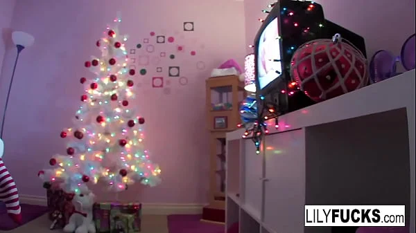 Squirting Christmas moments with sexy Lily