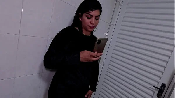 Casal de anões contranta uma putinha pra um menage no pelo