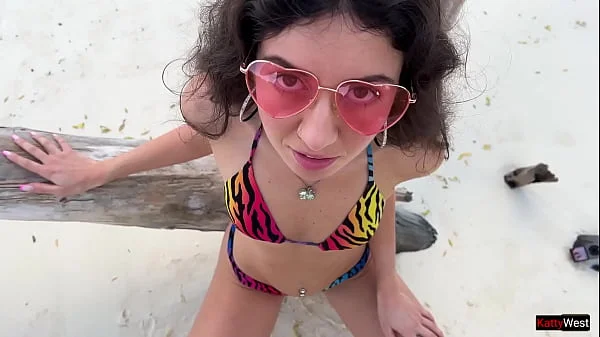 Golden shower for Katty on the public beach
