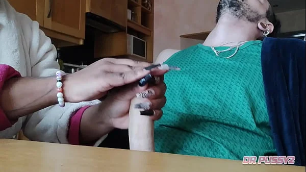 MASTURBEI O MELHOR AMIGO DO MEU MARIDO E DEIXEI ELE FILMAR SEM O CORNO SABER