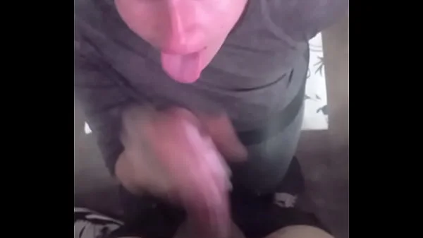Me encanta chupar pija y llevarla al fondo de mi garganta