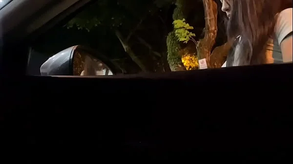 Tragándome la verga a un desconocido en la via