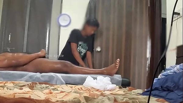 spa girl got surprised seeing small black dick