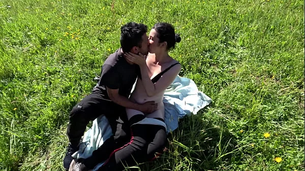 Gypsy couple and their first porn in nature