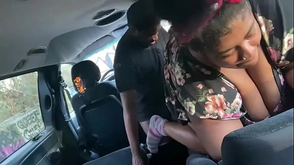 Making my bd cum fast in the car with this wet ass pregnant pussy