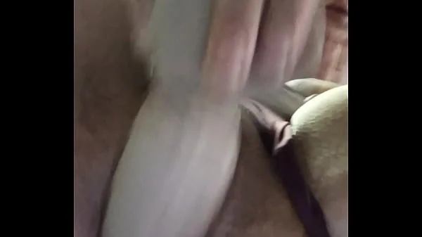 Au parking public baiser la chatte mouillée