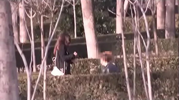 Wanna do a street blowjob? Lucia picks up a lucky guy in the Madrid park