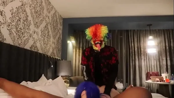 Halloween Threesome With MandiMayxxx and Juicy Tee