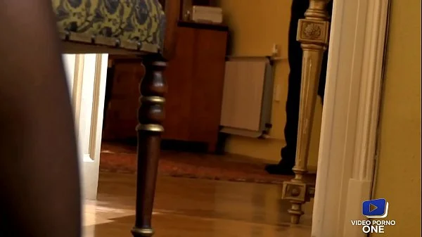 Milf sexy se fait dilater le cul par son amant