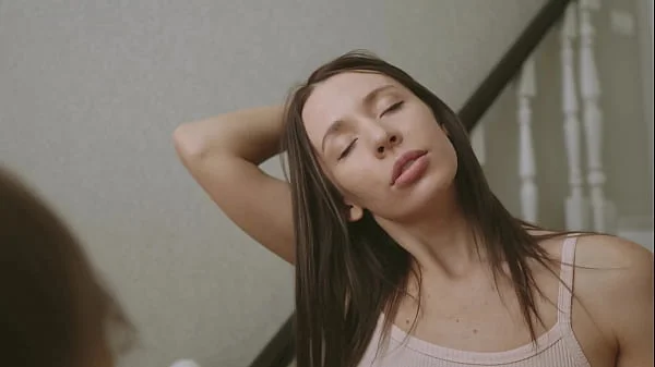 STELLA MADE A GIFT TO HER FRIEND IN THE FORM OF A SEX TOY AND IMMEDIATELY TESTED IT