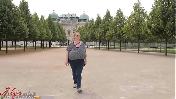 saggy tits no bra in public