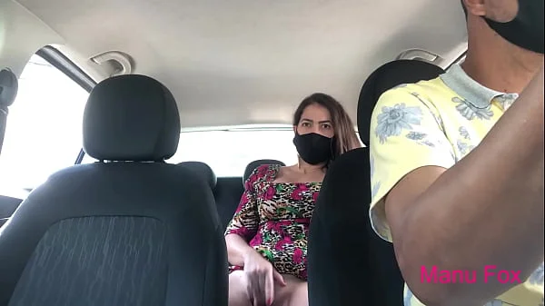 Provoquei o motorista do uber até ele me fazer gozar
