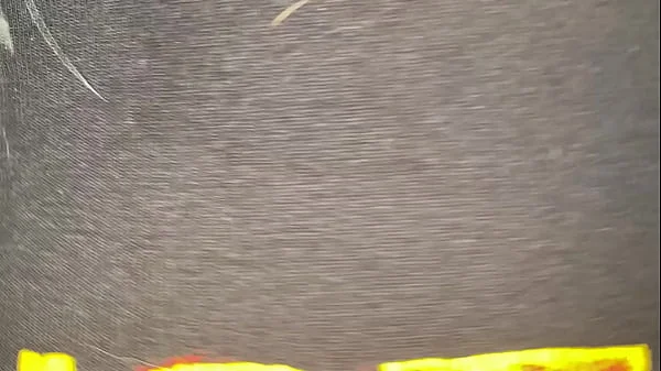 Se fue de pinta y se masturba en la calle hasta lograr un squirting