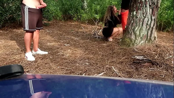 Real Amateur WIFE getting a FACIAL of a STRANGER in a PUBLIC RISKY PLACE ( CUCKOLD BOY WATCHING)