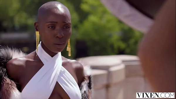 VIXEN Model Zaawaadi leaves a lasting impression on Manuel