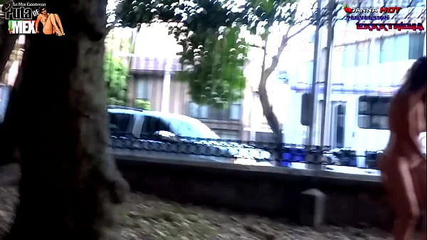 LA PUTA DANNA HOT DESNUDA EN PUBLICO Y CHUPANDO LA POLLA DE UN DESCONOCIDO EN CHAPULTEPEC