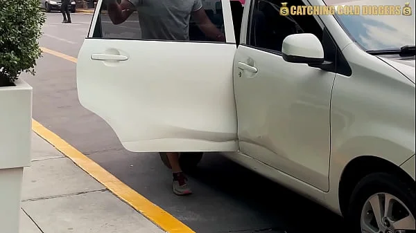 Colombian Big Booty Gold Digger Gets Fucked After A Workout