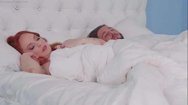 Summer Hart wakes up Horngry for Morning Sex